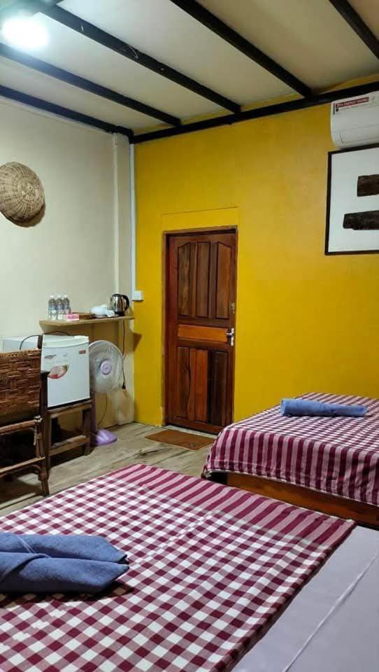 Fish Island Bungalows Kampot Exterior photo